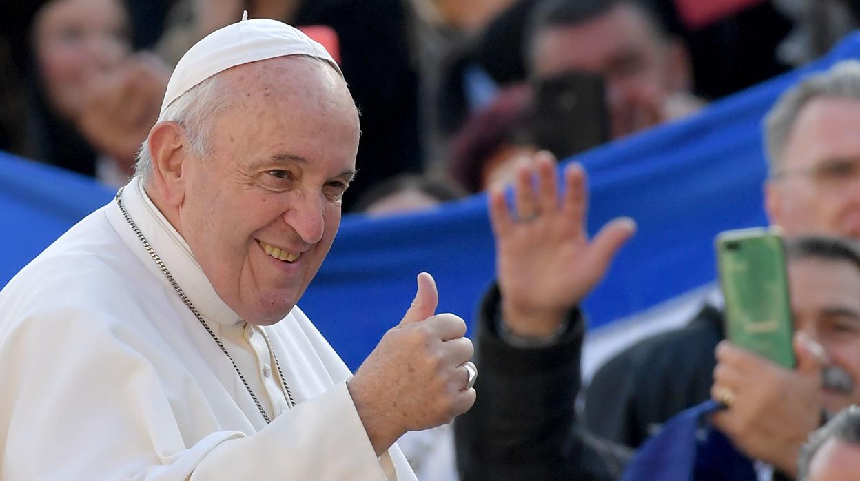 El papa Francisco durante la audiencia general de los miércoles en la plaza de San Pedro en el Vaticano