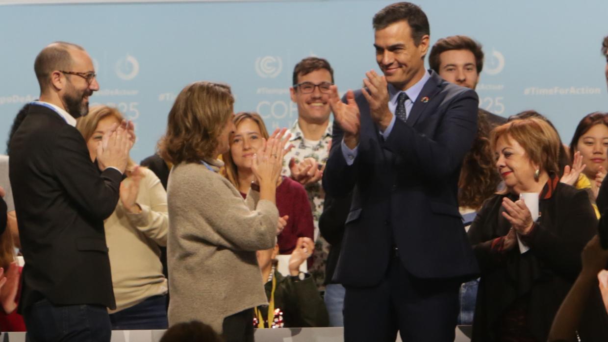 El presidente del Gobierno en funciones, Pedro Sánchez, acompañado de la ministra de Transición Ecológica en funciones, Teresa Ribera, visita las instalaciones que acogerán la próxima Cumbre del Clima COP25