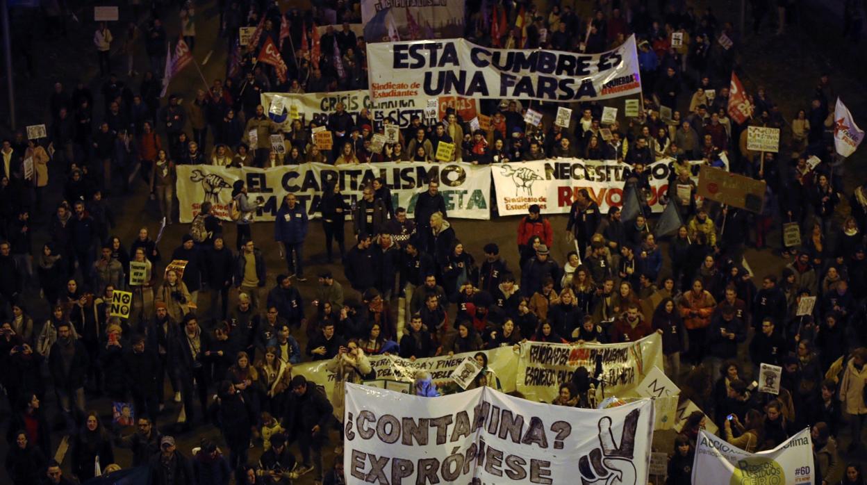 Asistentes a la Marcha por el Clima