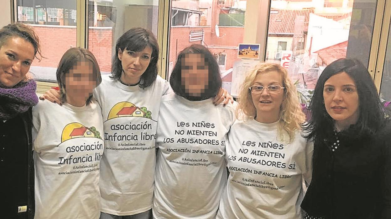 La Audiencia Provincial de Granada devuelve la custodia de su hija a la vicepresidenta de Infancia Libre