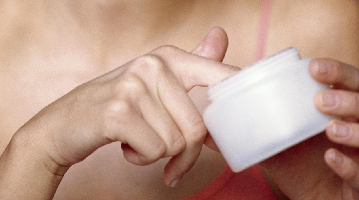 Una mujer se envenena y queda en coma tras usar una crema de cara contaminada con mercurio