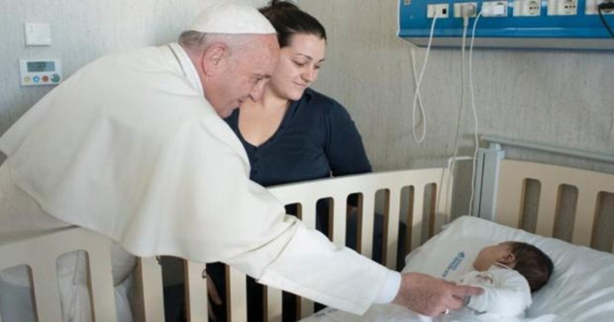 El Papa durante una visita al hospital Bambino Gesù, en Roma