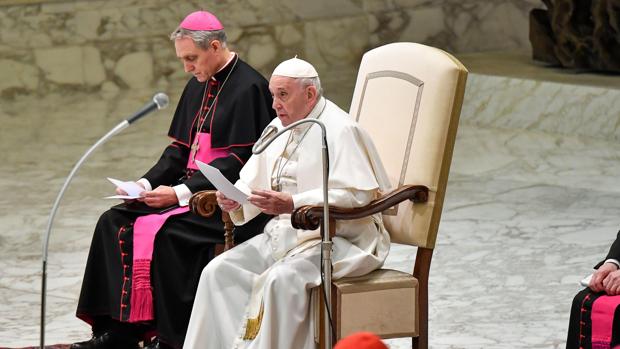 El Papa Francisco evita referirse a la polémica del libro del cardenal Robert Sarah