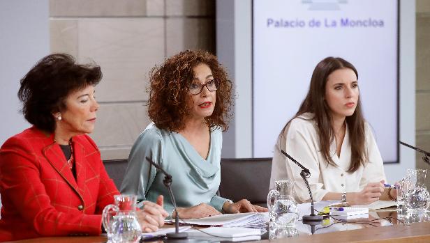 Celaá justifica su rechazo al «pin parental» en que los «hijos no pertenecen a los padres»