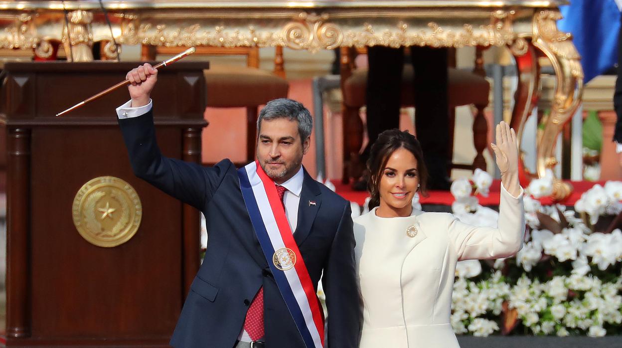 Mario Abdo Benitez y Silvana Lopez Moreira