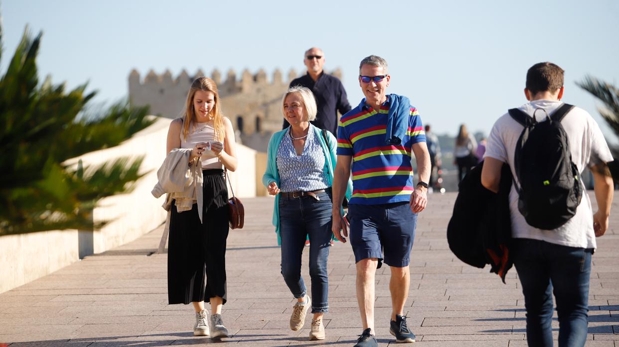 Fin de semana de tiempo primaveral, con temperaturas de más de 25ºC y viento fuerte en el norte