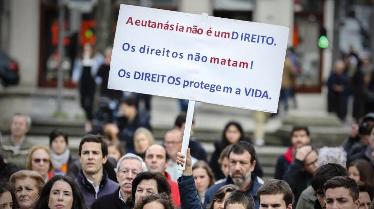 Protestas en Portugal por la legalización de la eutanasia