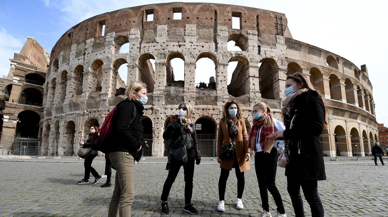 Italia cambia de estrategia y solo examinará a personas con síntomas de coronavirus