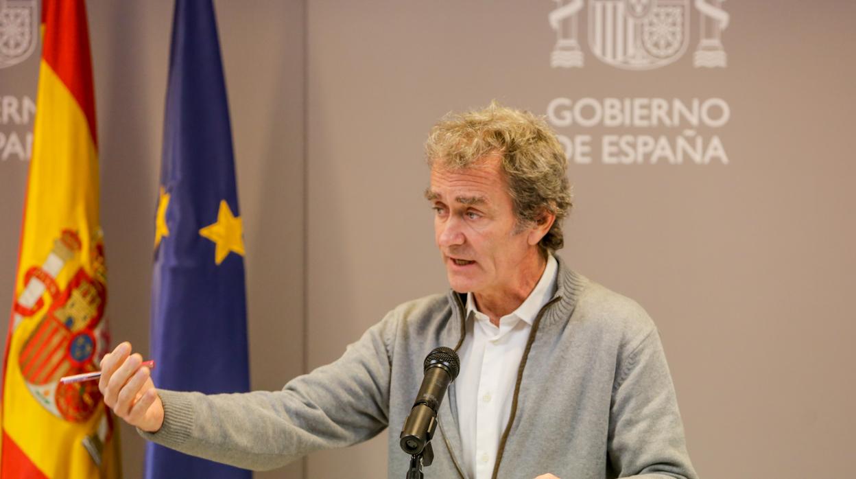 El director del Centro de Alertas y Emergencias Sanitarias, Fernando Simón, durante una rueda de prensa