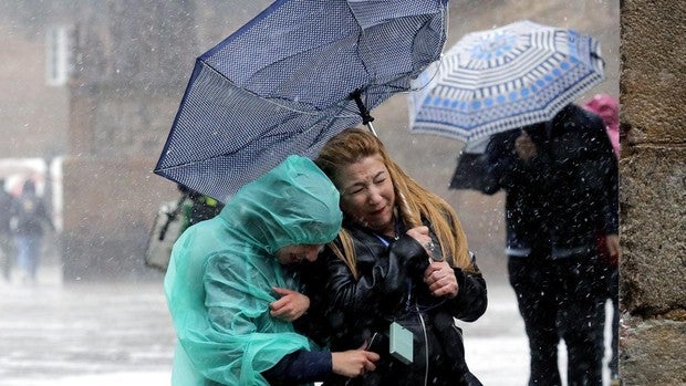 Cambio de tiempo: llega un temporal de lluvia, viento y mar a España