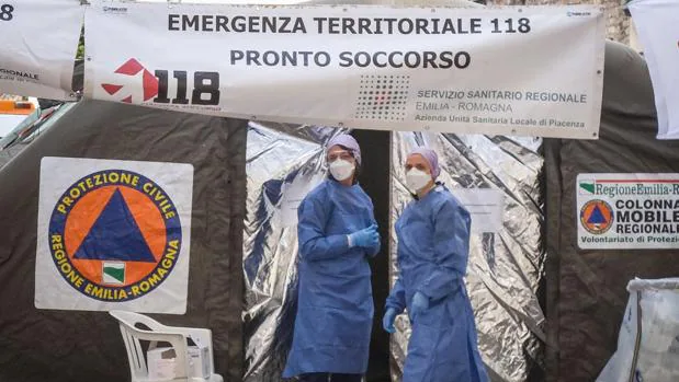 El número de contagios en Italia supera ya el millar
