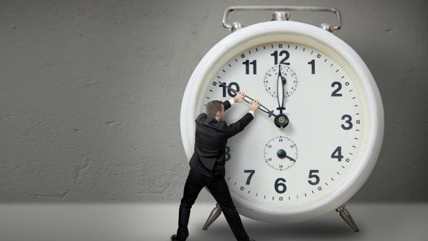 Una hora menos de confinamiento: esta madrugada a las 2.00 serán las 3.00