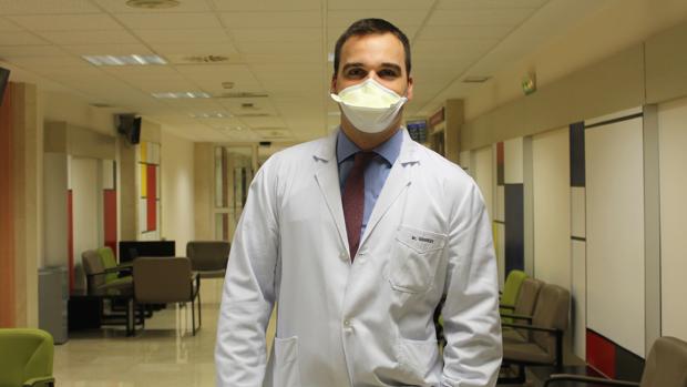 Un médico de la Clínica Universidad de Navarra participa en un proyecto que trae respiradores a España