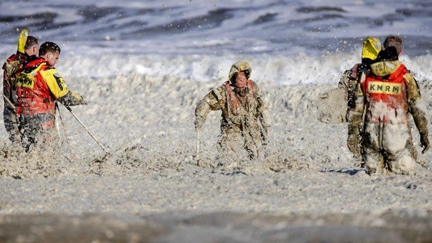 Cinco surfistas mueren en una playa de Holanda tras ser arrastrados por la corriente