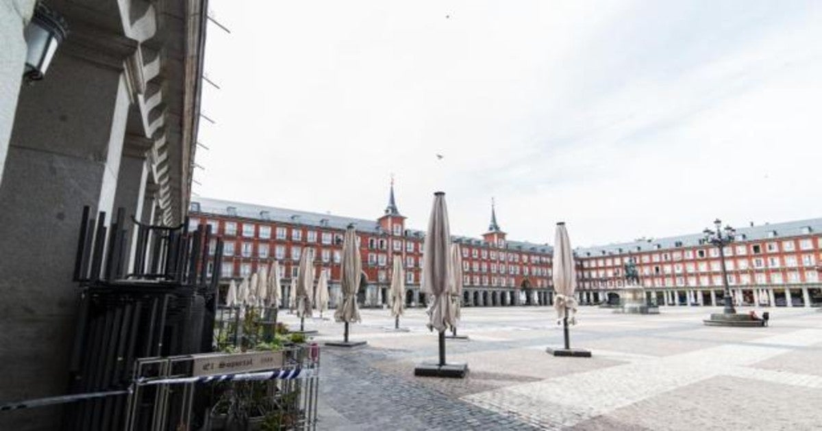 Los bares de la Plaza Mayor cerrados a cal y canto durante la fase 0 de desescalada