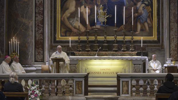 El Papa reabre la basílica de San Pedro con la misa del centenario de san Juan Pablo II