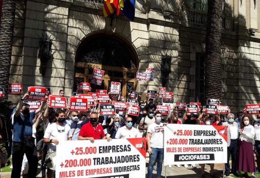 Movilización de empresarios del ocio nocturno