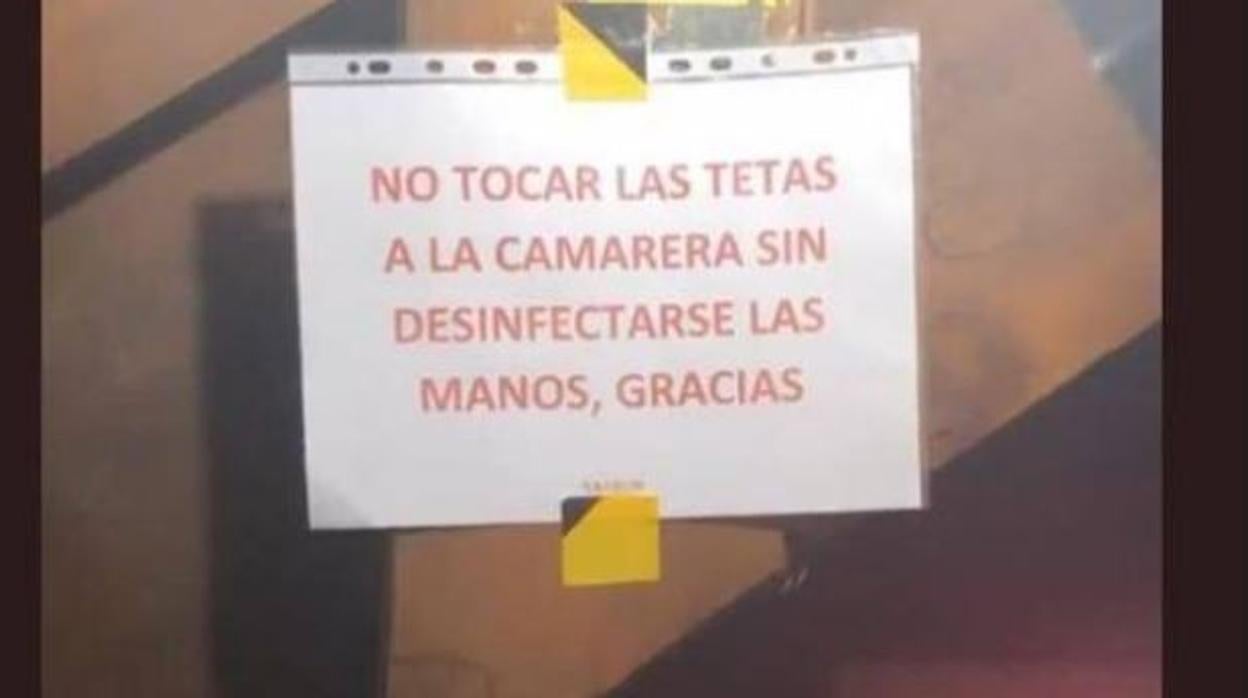 La polémica petición machista de un bar: «No tocar las tetas a la camarera sin desinfectarse las manos. Gracias»