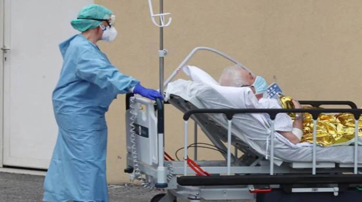 Un paciente con coronavirus trasladado al hospital