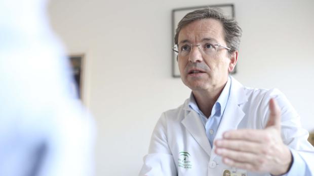 José Miguel Cisneros: «Algo así no habría pasado desapercibido en los hospitales»