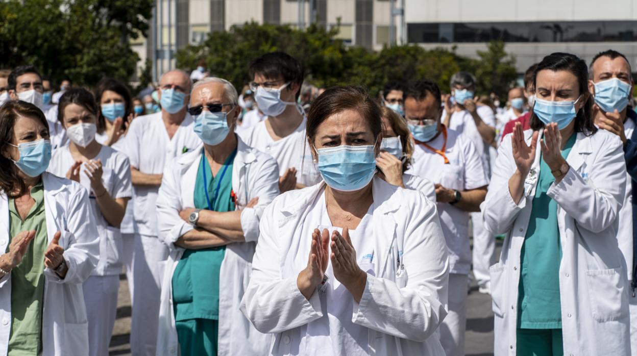 Sanitarios en el Hospital Universitario La Paz