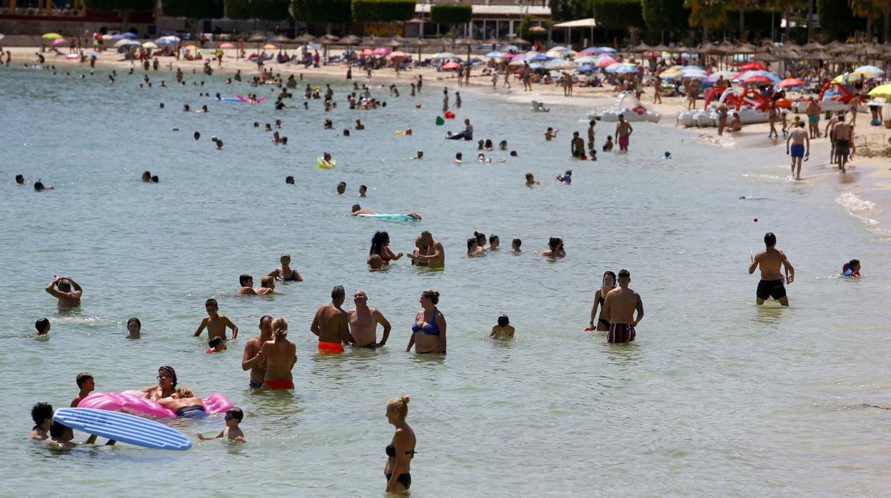 Bañistas en Magaluf