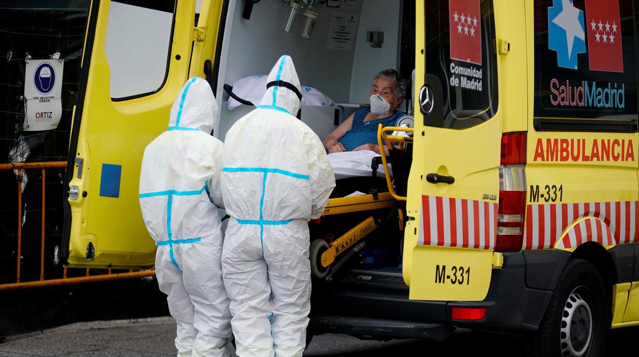 Los servicios de emergencia trasladan al 12 de octubre a un paciente