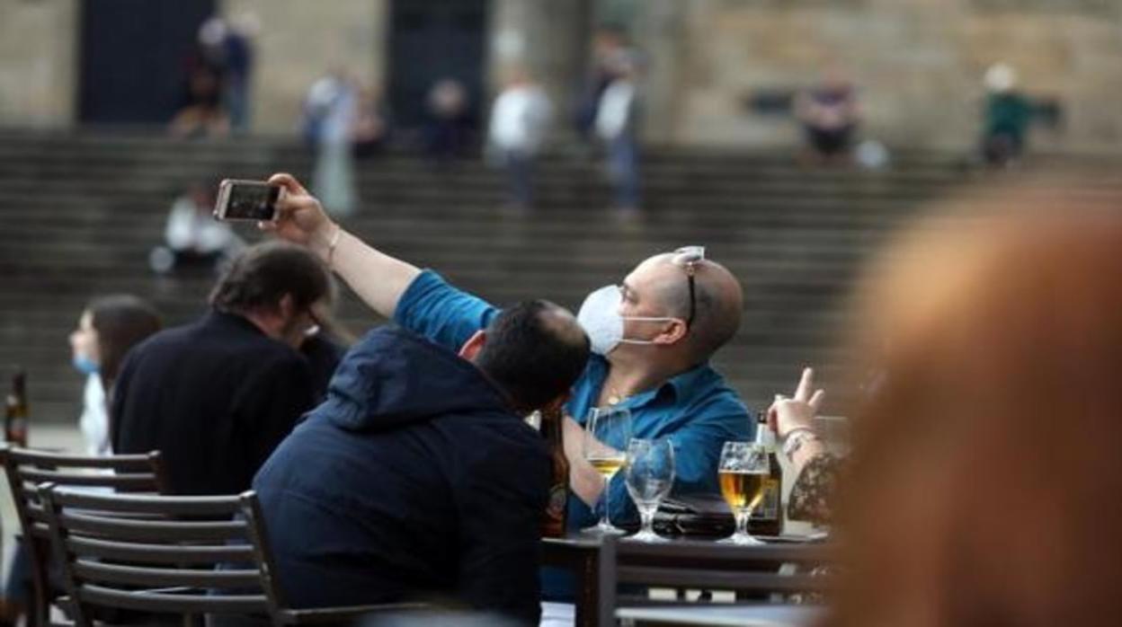 Imagen reciente de una terraza de bar