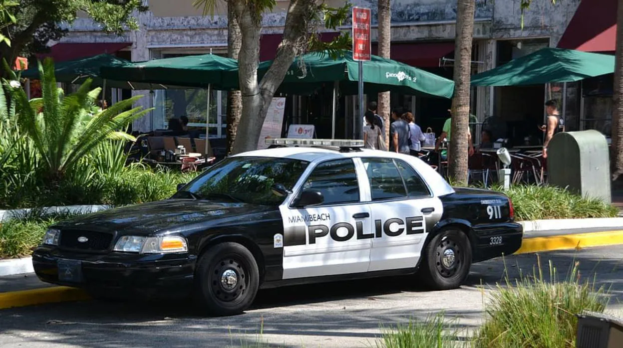 Imagen de un coche de Policía de Miami