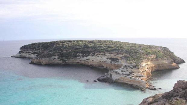 Los dos terraplanistas que buscaron el fin del mundo en Lampedusa en plena pandemia