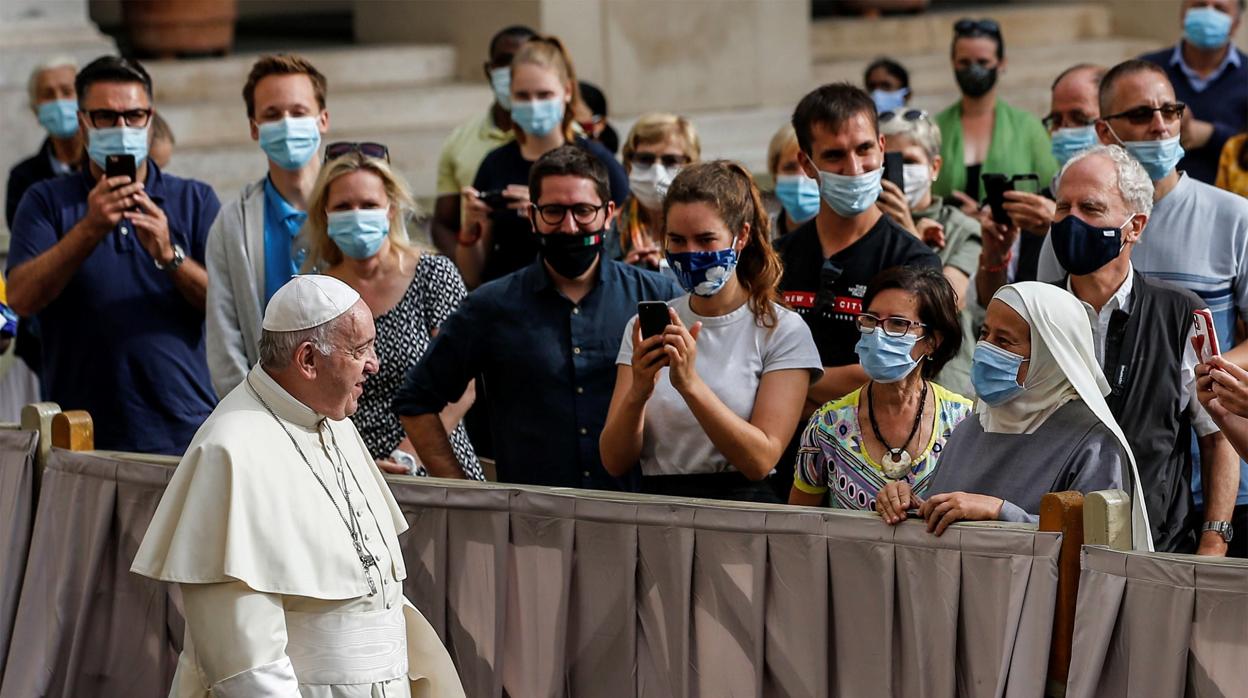 El Papa, en su primera audiencia general con fieles tras la pandemia