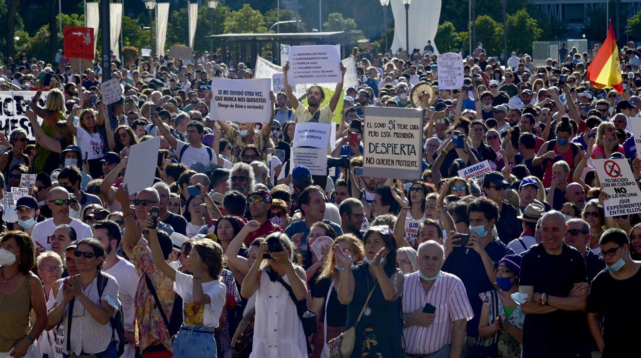 Manifestación de negacionistas del coronavirus