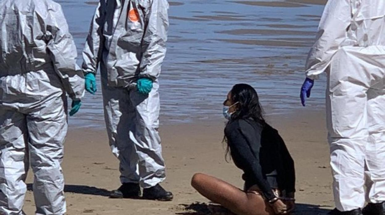 Vídeo: La surfista contagiada había llevado a su hijo al colegio por la mañana