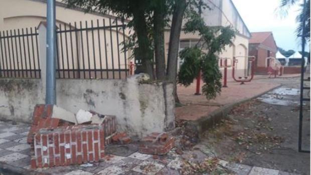 Las tormentas dejan la primera muerte: la de una mujer atrapada por la cubierta bajo la que se refugiaba