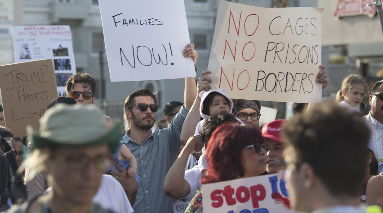 Protesta en Los Ángeles contra la política de Trump de separar a las familia sde inmigrantes ilegales