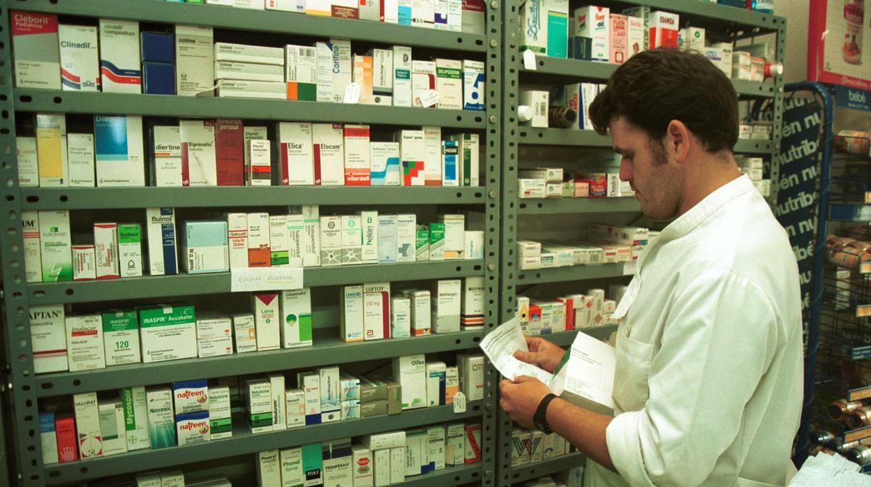 Medicamentos en una farmacia de Córdoba