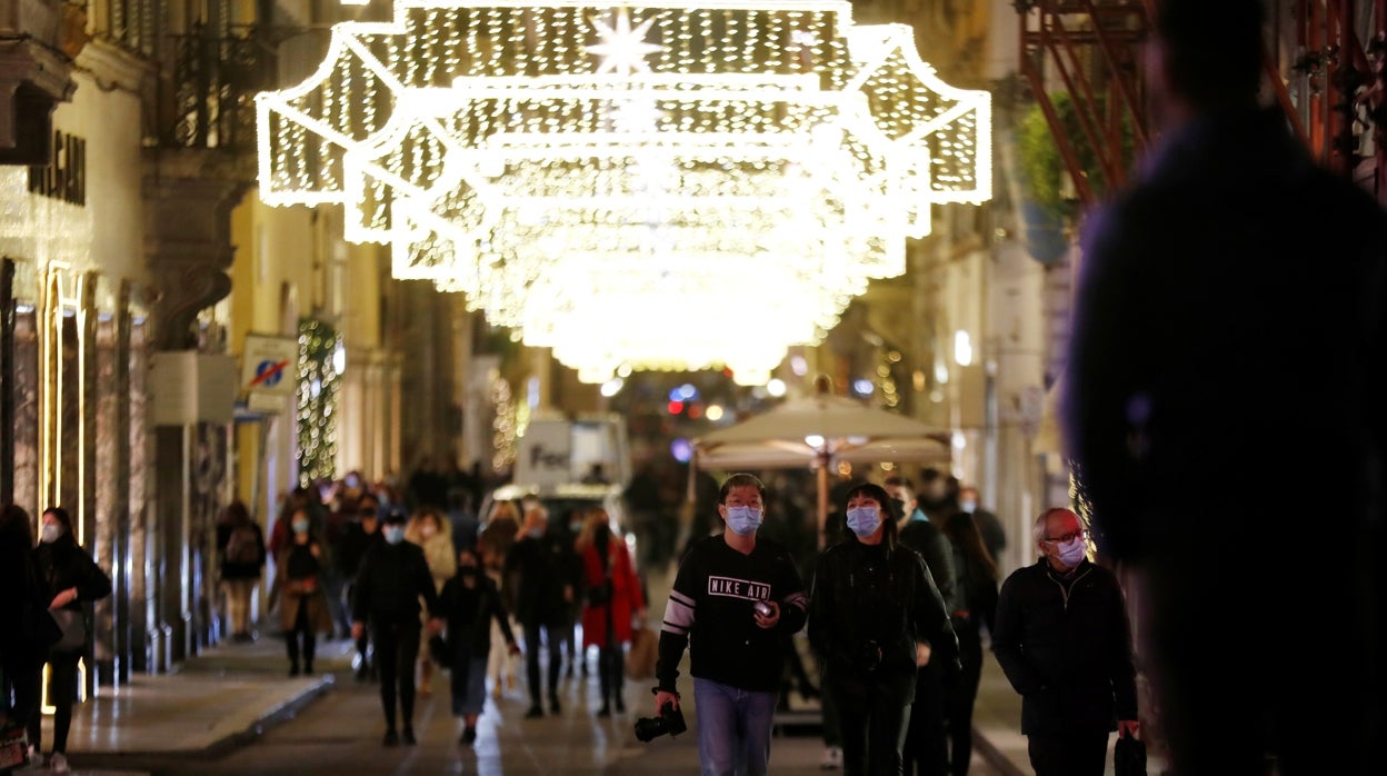 Italia estudia confinarse como Alemania antes de la Navidad