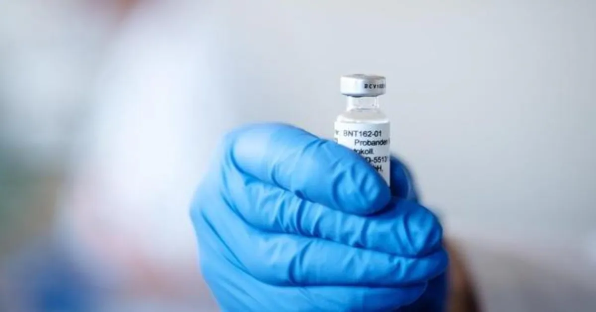 Un trabajador sanitario en Alaska sufre una grave reacción alérgica tras recibir la vacuna de Pfizer