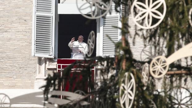 Papa Francisco: «En lugar de quejarnos de lo que la pandemia nos impide hacer, hagamos algo por los que tienen menos»