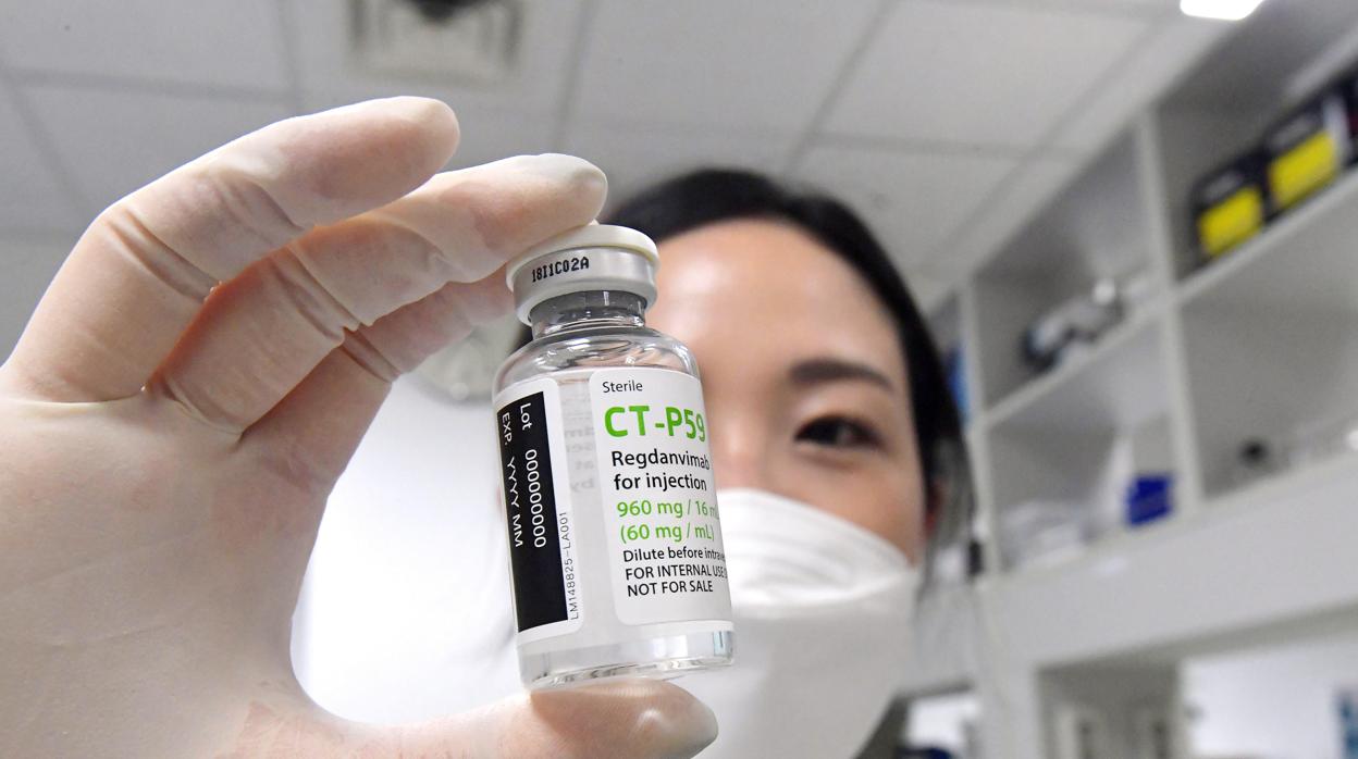 Imagen de un laboratorio que trabaja en un medicamento contra el Covid