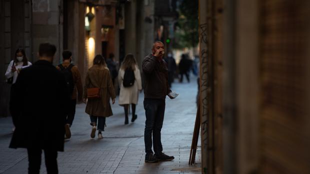 ¿Toque de queda a las 20.00? Cinco regiones aún no han fijado posición y Madrid subleva a Andalucía