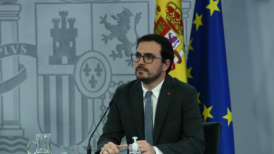 Garzón afirma que no hay evidencias de que las mascarillas FFP2 protejan mejor que las quirúrgicas