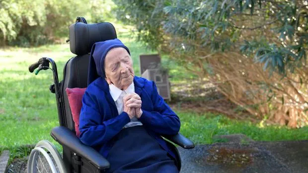 La europea más longeva, una monja francesa que cumplirá 117 años mañana, supera el Covid-19
