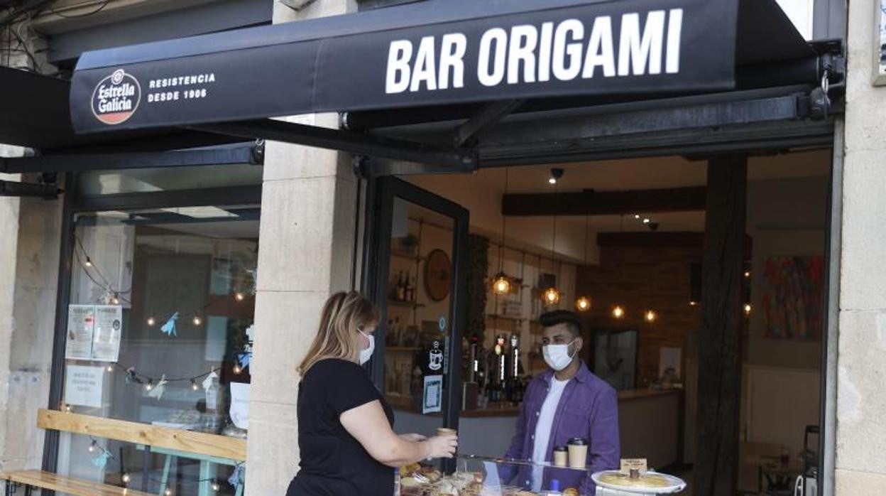 Los hosteleros de Euskadi respiran aliviados con los locales abiertos gracias al TSJPV