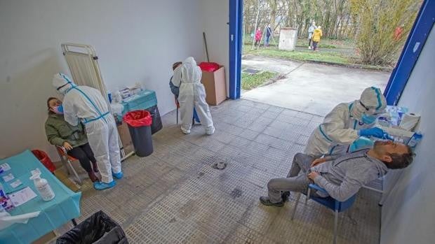 La OMS advierte de que la transmisión en España sigue «muy alta» y pide levantar restricciones «con mucho cuidado» para evitar riesgos