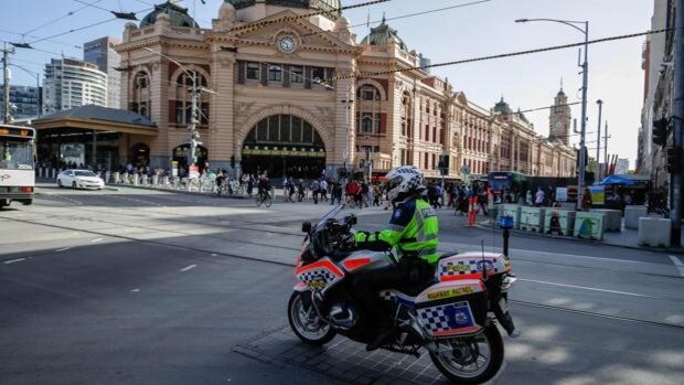Australia confina cinco días el estado de Victoria por un brote entre viajeros