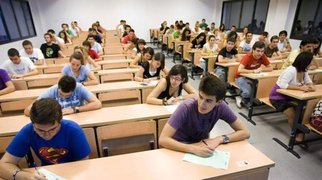 Los universitarios obtienen mejores notas en los exámenes que se realizan en las franjas horarias centrales del día