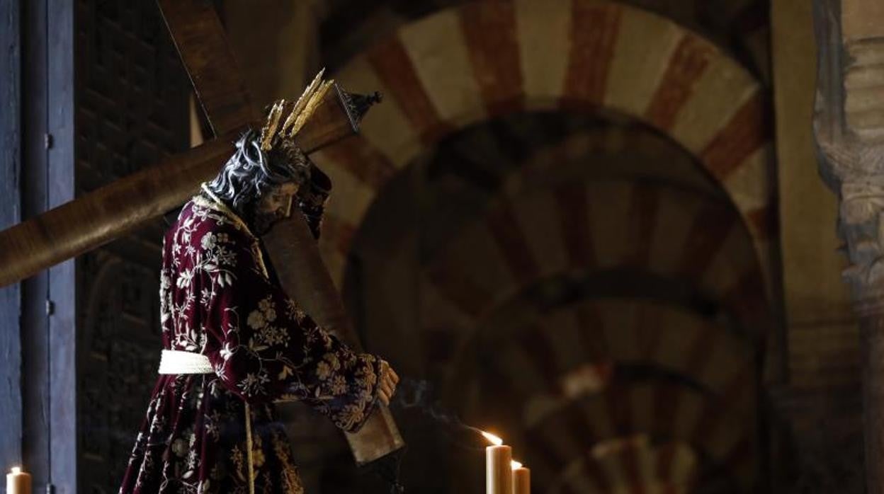 Vía crucis en la mezquita catedral de Córdoba, uno de los bienes inmatriculados entre 1998 y 2015