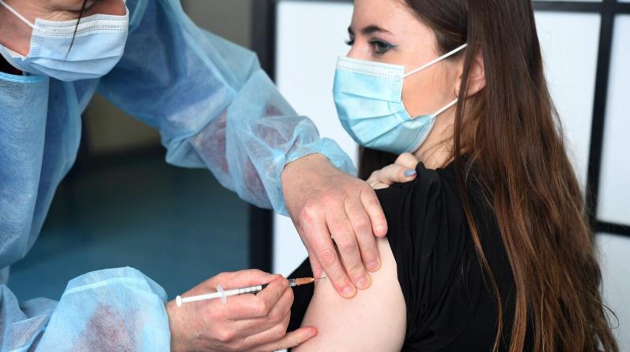 Vacunación con AstraZeneca en Francia