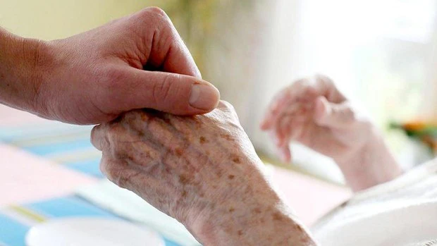 Diez personalidades de la sociedad civil ofrecen sus razones para estar preocupados por la ley de eutanasia